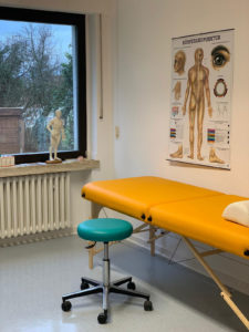 Raum für Akupunktur in der Arzt-Praxis Dr. Schmitt Bornheim